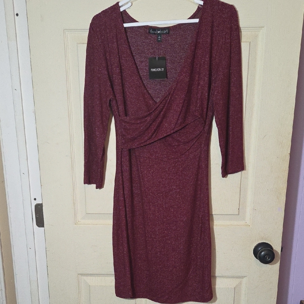 Forever 21 Red Long Sleeve Plunge Sheath Dress